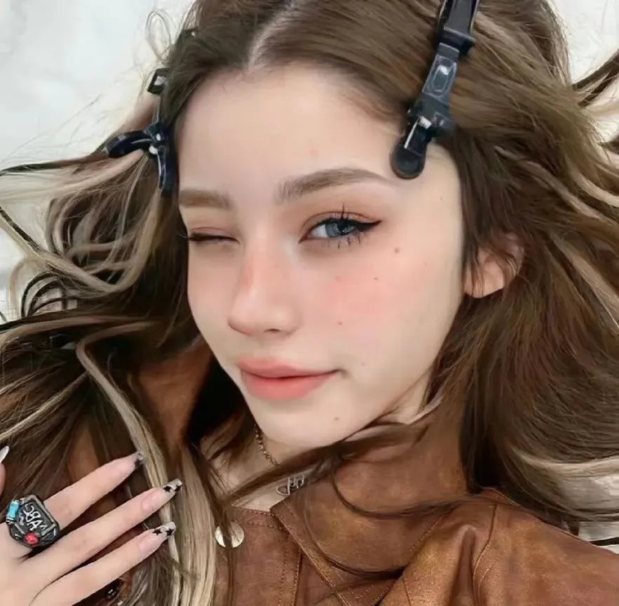 海底娇娃蓝华：处女任务